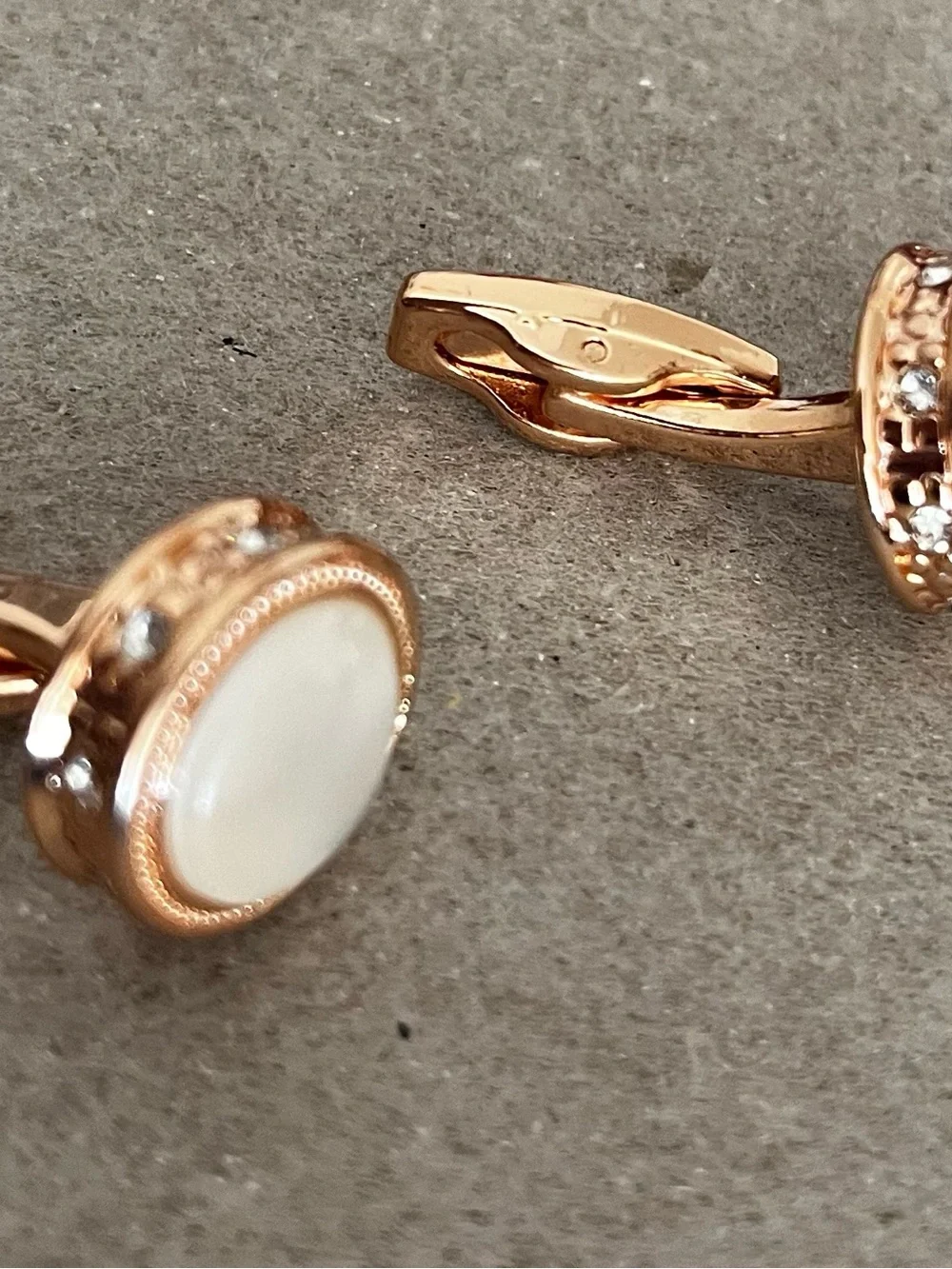 N/A sofisticated gold